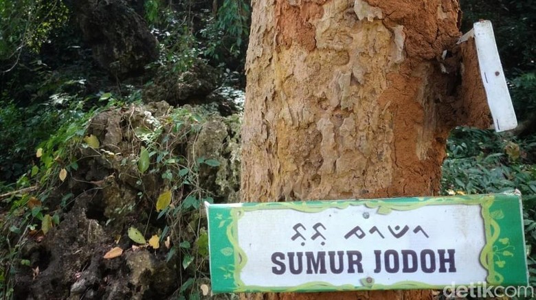 Sumur Jodoh di Cempalangi, Kabupaten Bone, Sulsel. Sumur Jodoh di Cempalangi, Kabupaten Bone, Sulsel.
