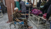 Korban luka kini dirawat di Rumah Sakit Srinagar.