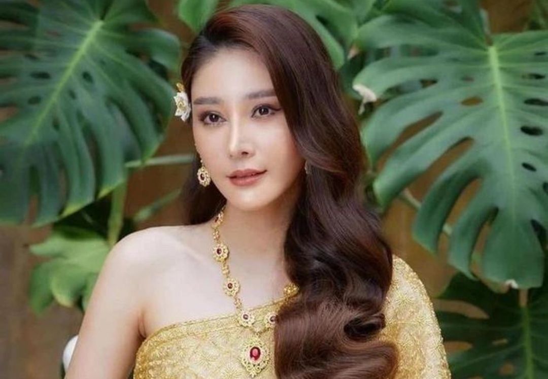 Aktris Thailand Tangmo Nida. Kematiannya masih diselidiki.