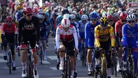 Etape pertama Paris–Nice 2022 berlangsung di rute sepanjang 160 kilometer di Mantes-la-Ville. Mayoritas rutenya flat. Meski demikian, para pembalap harus menghadapi empat tanjakan kategori 3 di 60 kilometer awal dan di 24 kilometer terakhir.
