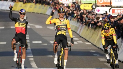 Trio Jumbo Visma Sabet Podium Paris-Nice Etape 1