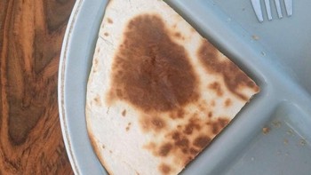 Potongan kuenya bisa pas begitu ya sama wadahnya? dok. Brightside