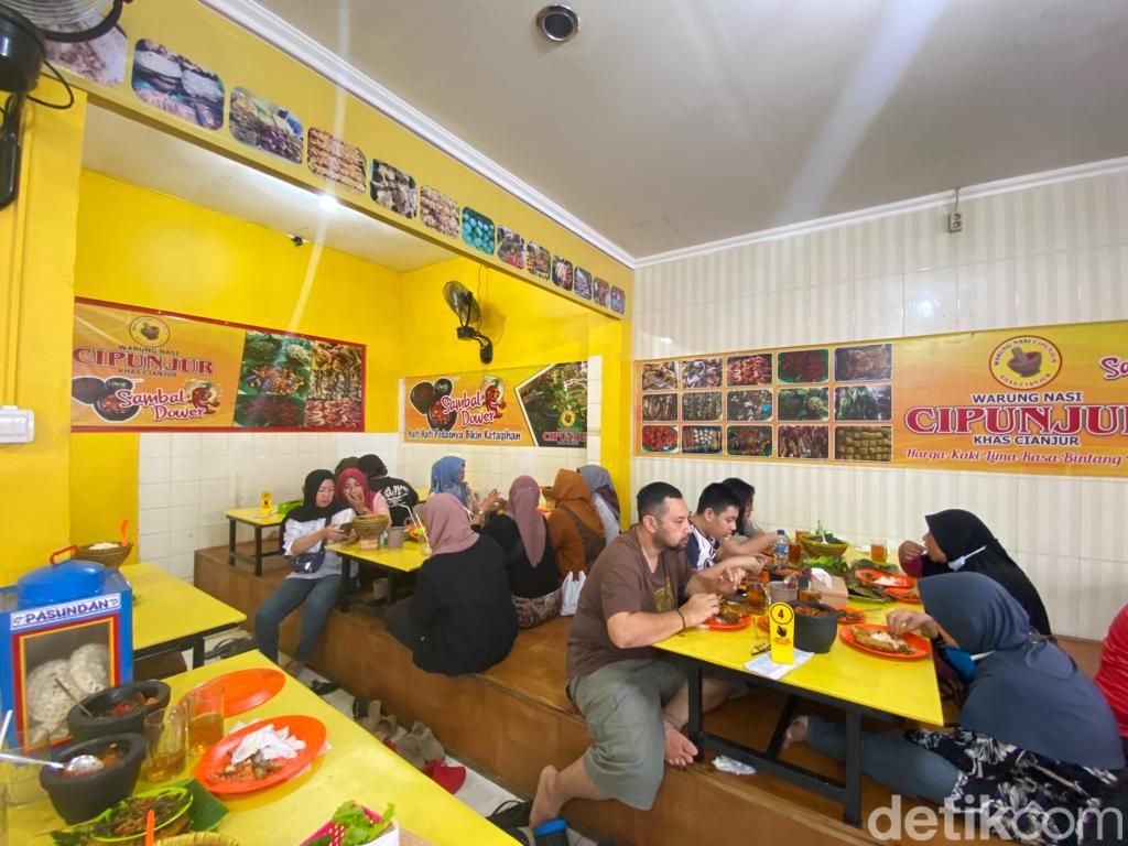 Warung Nasi Cipunjur: Gurih Nagih! Ada 37 Lauk Prasmanan Sunda yang Sedap di Depok