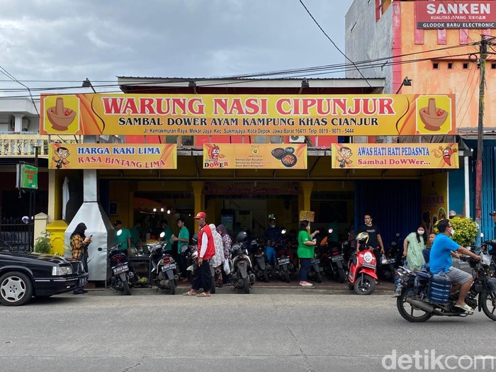 Warung Nasi Cipunjur: Gurih Nagih! Ada 37 Lauk Prasmanan Sunda yang Sedap di Depok Warung Nasi Cipunjur: Gurih Nagih! Ada 37 Lauk Prasmanan Sunda yang Sedap di Depok