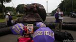 Ada Gurita Raksasa dalam Aksi Hari Perempuan Sedunia