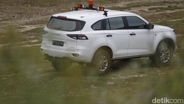All New Isuzu mu-X All New Isuzu mu-X