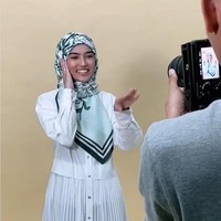 Identitas asli Angah adalah seorang wanita dengan nama lengkap Norhidayatul Asmiera Md Asadzzman Hoque. Angah populer di TikTok dengan nama akun @hell0angah0.2. Foto: Instagram