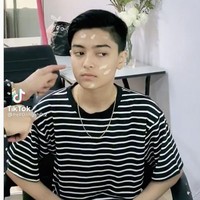 Dalam wawancara dengan mStar, Angah mengaku dirinya memang kerap mendapat kritikan soal penampilannya yang mirip pria. Namun dia memilih tidak pernah memasukkan ke dalam hati berbagai kritikan pedas tersebut. Foto: Instagram