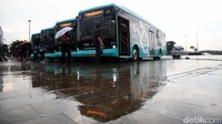 Bus listrik itu siap mengaspal di jalanan Ibukota.