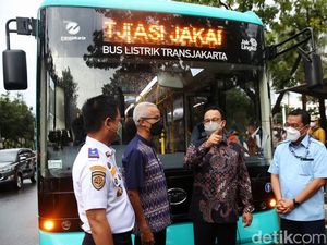 Anies Ingin Ubah Kendaraan Dinas Pemprov DKI Bertenaga Listrik