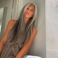 Aku banyak menerima perhatian secara seksual. Foto penis, gambar porno dikirim ke inbox-ku setiap harinya,” aku Annika. Foto: dok. Instagram/@annikavonholdt