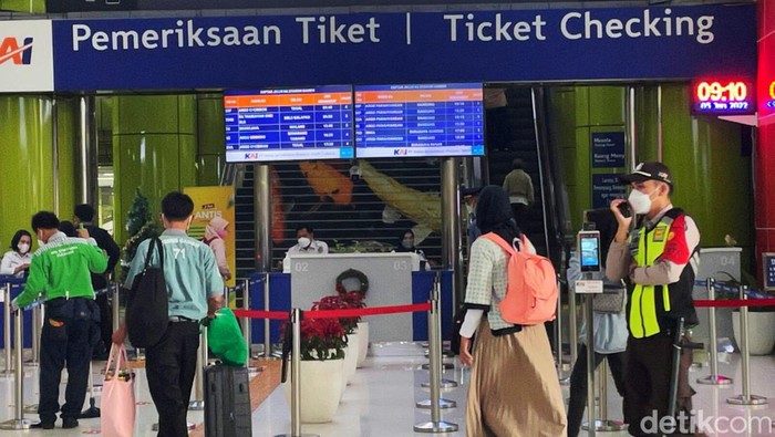 Aturan Perjalanan Terbaru Sesuai SE Satgas, Tak Wajib PCR-Antigen