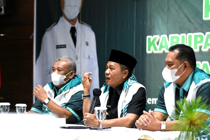 Bupati Bandung Dadang Supriatna
