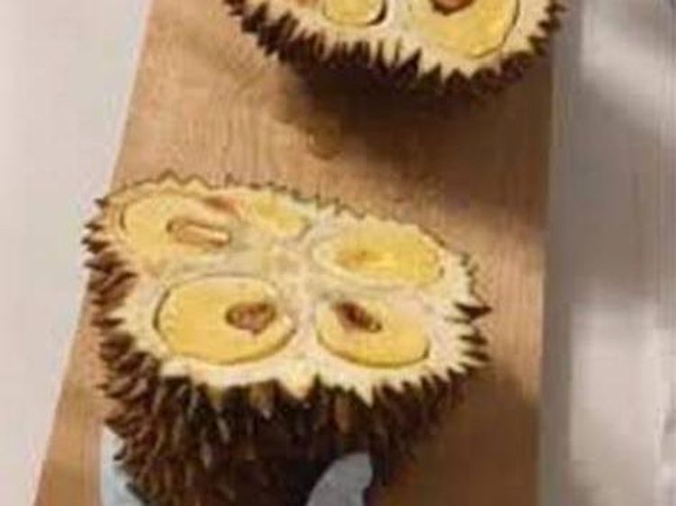 10 Cara Iris Makanan yang Nyeleneh Ini Pancing Emosi Netizen