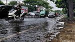 Drainase Buruk, Air Meluap ke Jalan Soekarno Hatta Bandung