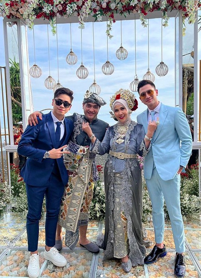 Kabar bahagia datang dari Venna Melinda. Ia akhirnya melangsungkan pernikahan dengan Ferry Irawan di Bali, Senin (7/3/2022). (Foto: Instagram/@bramastavria)