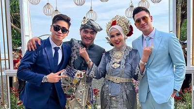 7 Gaya Verrell Bramasta di Pernikahan Venna Melinda, Gagah Pakai Jas Biru