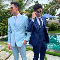 Verrell dan Athalla kompak berbalut jas. Gaun biru pastel menjadi andalan Verrell. (Foto: Instagram/@bramastavria)