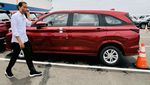 Momen Jokowi Tinjau Pelepasan Ekspor Mobil di Pelabuhan Patimban