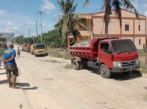 Tak Ada Anggaran, Pemkab Bone Belum Perbaiki Jalan Rusak di Cenrana Tahun Ini