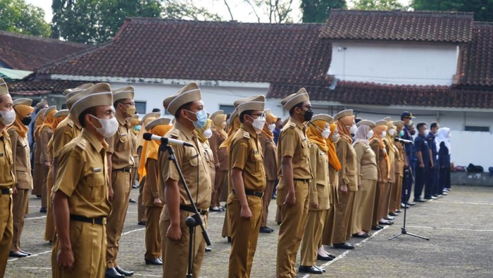 Lantik 764 PNS, Bupati Garut: Saudara Harus Buktikan Orang Terbaik