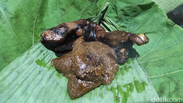 Makanan petis yang dijual Patmi (60), warga Dusun Gadu, Desa Batuwarno, Kecamatan Batuwarno.