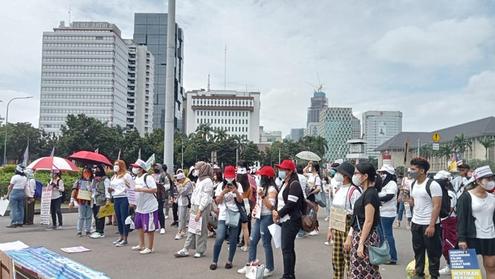 Massa aksi peringatan Hari Perempuan Sedunia di Patung Kuda (Anggi-detikcom)