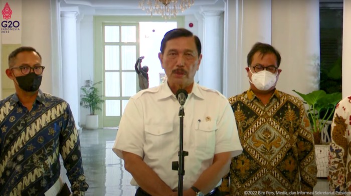 Menko Kemaritiman dan Investasi (Marves) Luhut B Pandjaitan melapor kepada Presiden Joko Widodo (Jokowi) soal hasil kunjungan kerja ke Arab Saudi. (YouTube Sekretariat Presiden)