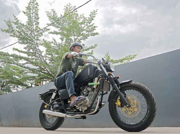 Penyandang Disabilitas Tampil Keren dengan Motor Modifikasi