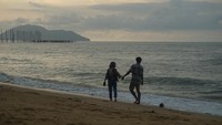 Meski banyak orang Singkawang yang main ke pantai Samudra Indah, namun sebenarnya, pantai ini berlokasi di Kabupaten Bengkayang. Tepatnya di desa Karimunting, Kecamatan Sungai Raya Kepulauan, Bengkayang. 