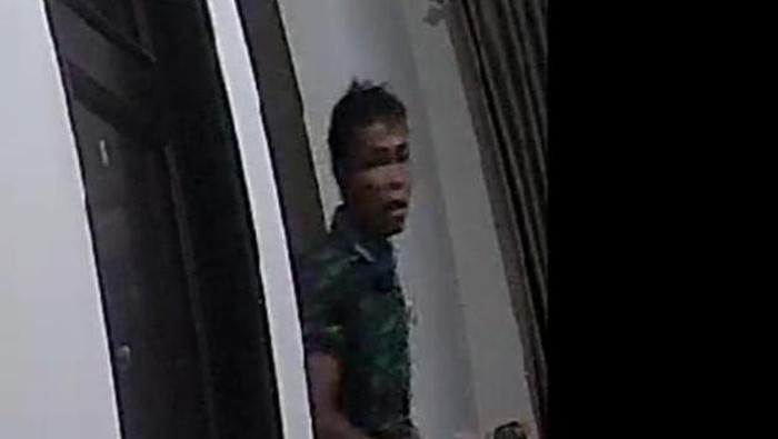 Pelaku pencurian di rumah dokter di Sentul, Bogor, terekam CCTV