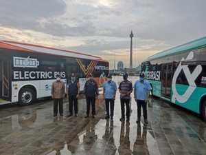 Anies Luncurkan 30 Armada Bus Listrik TransJakarta, Layani 4 Rute