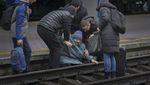 Saat Para Lansia Susah Payah Tinggalkan Ukraina