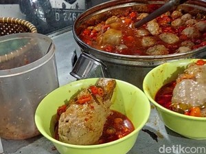 Cobain Pentol Ceker Begal yang Viral, Pedesnya Nampol!