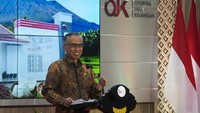 Dalam kunjunganya, Ketua Dewan Komisioner OJK Wimboh Santoso bersama Wakil Ketua Dewan Komisioner OJK Nurhaida juga meresmikan Kantor OJK Purwokerto dan meninjau pelaksanaan vaksinasi dosis ketiga serta menghadiri acara saresehan Industri Jasa Keuangan di Jawa Tengah.