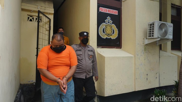 polisi gadungan
