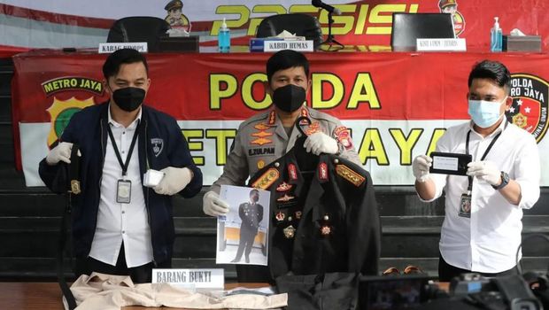 Polisi menangkap jenderal gadungan