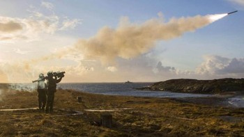 Saya pikir kami semua sangat kagum dengan efektifitas angkatan bersenjata Ukraina dalam menggunakan peralatan yang kami sediakan untuk mereka, sebut pejabat Departemen Pertahanan AS. Foto: Raytheon