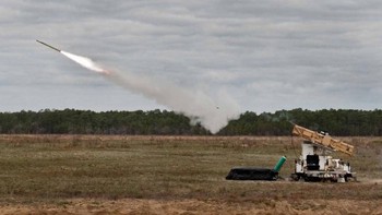 Ukuran misilnya sepanjang 1,52 meter, 70 mm, dan sirip 100 mm. Berat Stinger adalah 10,1 kilogram dan rudal ini dapat digunakan di segala cuaca. Foto: Raytheon
