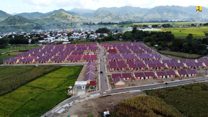 Rumah Buat Korban Badai Seroja Tuntas, Ini Penampakannya Kementerian Pekerjaan Umum dan Perumahan Rakyat (PUPR) melalui Direktorat Jenderal Perumahan telah menyelesaikan pembangunan Rumah Khusus Hunian Tetap (Rusus Huntap) Pasca-Bencana Badai Siklon Tropis Seroja di Nusa Tenggara Barat sebanyak 292 unit.
