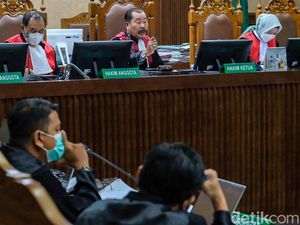 Terbukti Terima Suap, 2 Eks Pejabat Pajak Divonis 9 dan 8 Tahun Bui