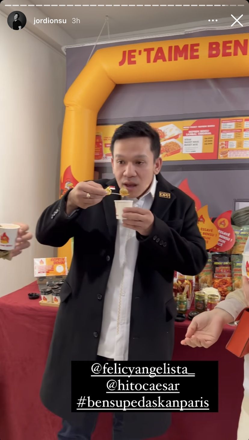 Sibuknya Jordi Onsu Saat Promosikan Ayam Geprek Bensu di Paris