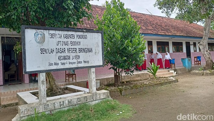 Siswa SDN Bringinan tidak telantar lagi, guru akhirnya datang tepat waktu