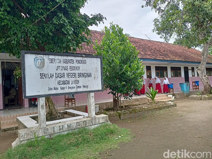 Siswa SDN Bringinan tidak telantar lagi, guru akhirnya datang tepat waktu