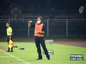 Taktik Parkir Pesawat Bawa Arema FC Juara Piala Presiden 2022