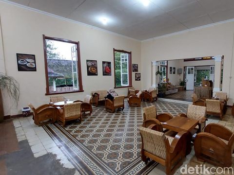Suasana di kafe Piknik Kopi Lembang, Kabupaten Bandung Barat.