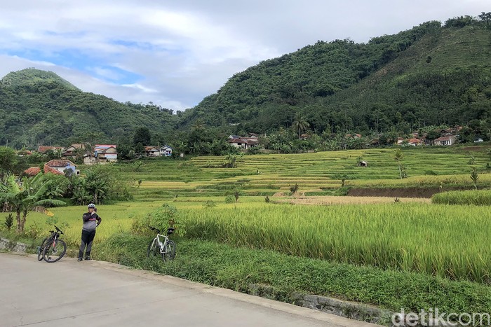 Tipis-tipis Gowes Recovery Melewati Cibodas, Bandung Tipis-tipis Gowes Recovery Melewati Cibodas, Bandung