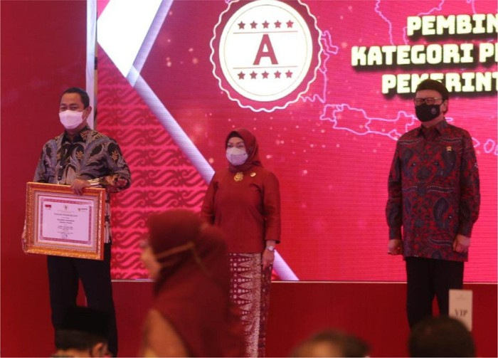 Walkot Semarang Raih Penghargaan