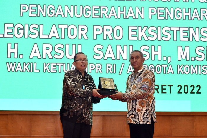 Arsul Sani Raih Penghargaan