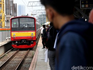 Apakah Anak Kecil Boleh Naik KRL? Cek Aturan Lengkapnya di Sini!